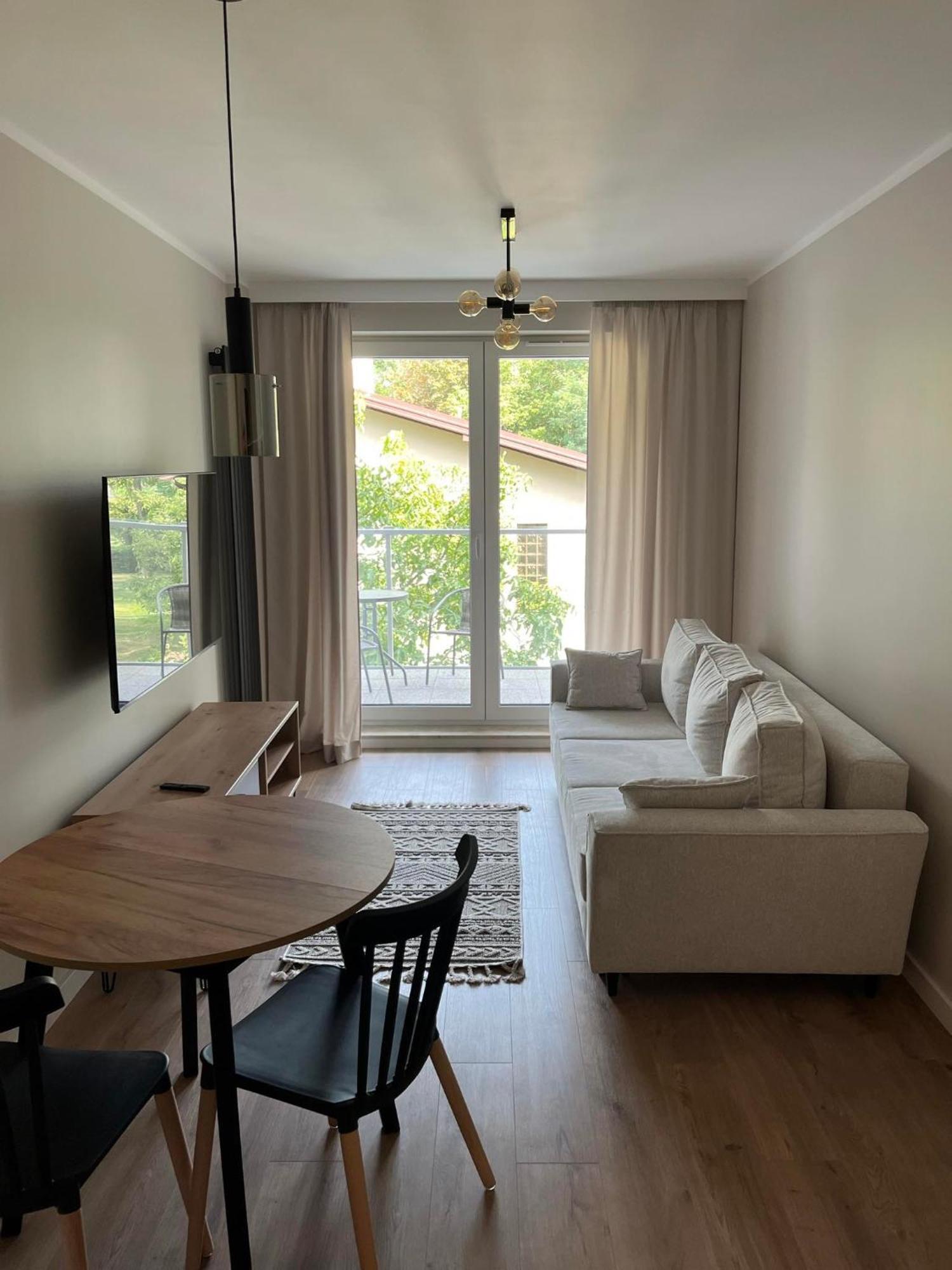 Przy Stacji Kolejowej Apartment *